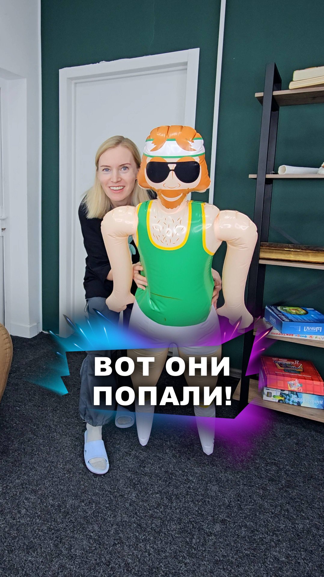 Повезло собакам с семьёй! #животные смотреть онлайн