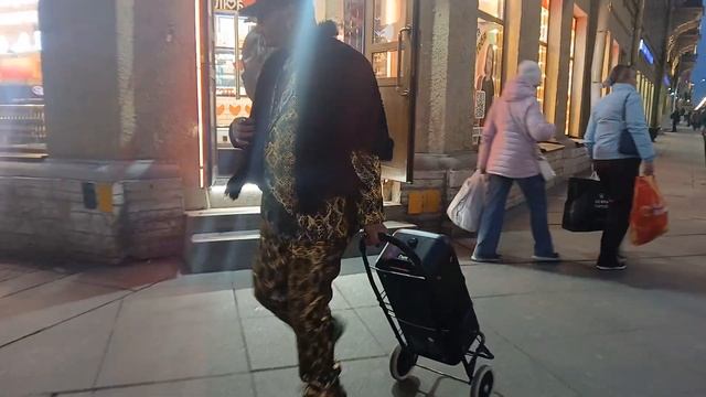 ТАНЦОР МАЙКЛ ЛЕГЕНДА НЕВСКОГО ИДЁТ ТАНЦЕВАТЬ 😁 смотреть онлайн