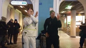 ТАНЦОРЫ МАЙКЛ И САША ТАНЦУЮТ НА НЕВСКОМ ПРОСПЕКТЕ