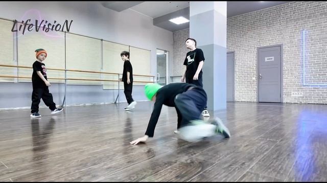 Break dance - LIFE IS DANCE г. Королёв смотреть онлайн