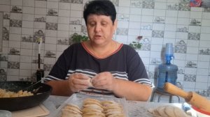 Вкусные вареники с капустой .