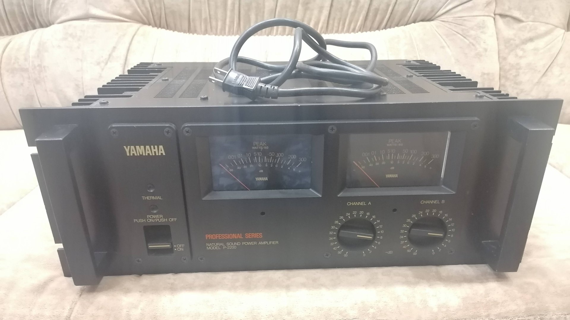 Yamaha P-2200 не обзор смотреть онлайн