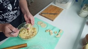 Леплю вареники с сырой картошкой// Нарезала лапшу