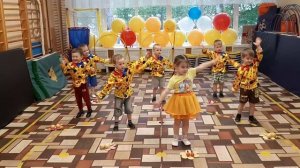 танец с погремушками младшая группа