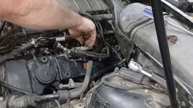 Ремонт BMW 735I Как выставить систему зажигания на двс 3,6