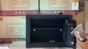 Видеообзор сейфа DELI ET530, ET531