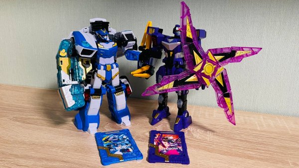 Метал Кард Бот: Шэдоу Экс и Блю Коп