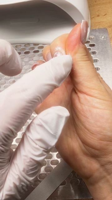 Маникюр который светится😍