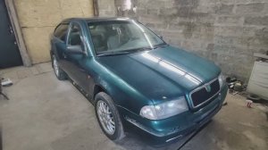 Шкода актавия тур. Замена порогов, ремонт днища.