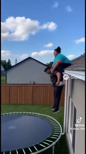 ИИ прыжки на батуте