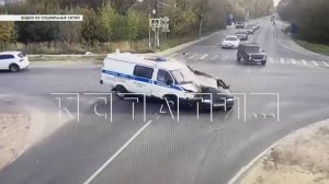 Автомобиль полиции протаранил на перекрестке легковушку и ребёнок оказался в реанимации