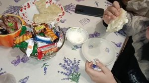 УБИРАЮ, КОПАЮ В ТЕПЛИЦЕ, УКРЫВАЮ ВИНОГРАД.