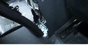 Hundai Solaris  ПОДТЯГИВАЕМ РУЧНИК ПРАВИЛЬНО .