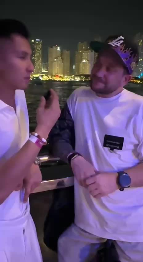 🤫 ПОЧЕМУ человек, у которого уже всё есть — живёт как монах? смотреть онлайн