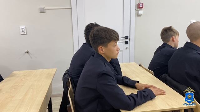 Будущие стражи порядка познакомились со спецификой службы уголовного розыска смотреть онлайн