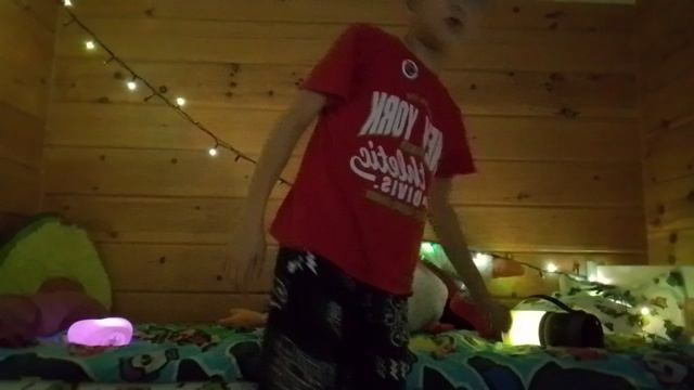 пробую сосательные конфеты из Кореи