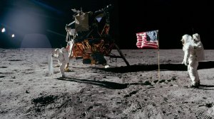 Астронавт Аполлона-11 раскрыл страшную тайну о миссии на обратную сторону Луны!