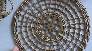 Плетем салфетку из бумажной лозы