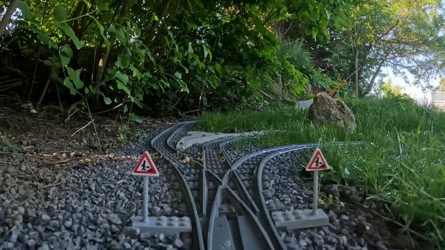 Скоростной пассажирский поезд LEGO Первый поезд, следующий к комплексу угольных шахт - Вид с борта смотреть онлайн