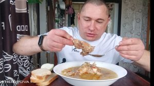 мукбанг/обжорыч/суп с капустой, домашние ЩИИИ/