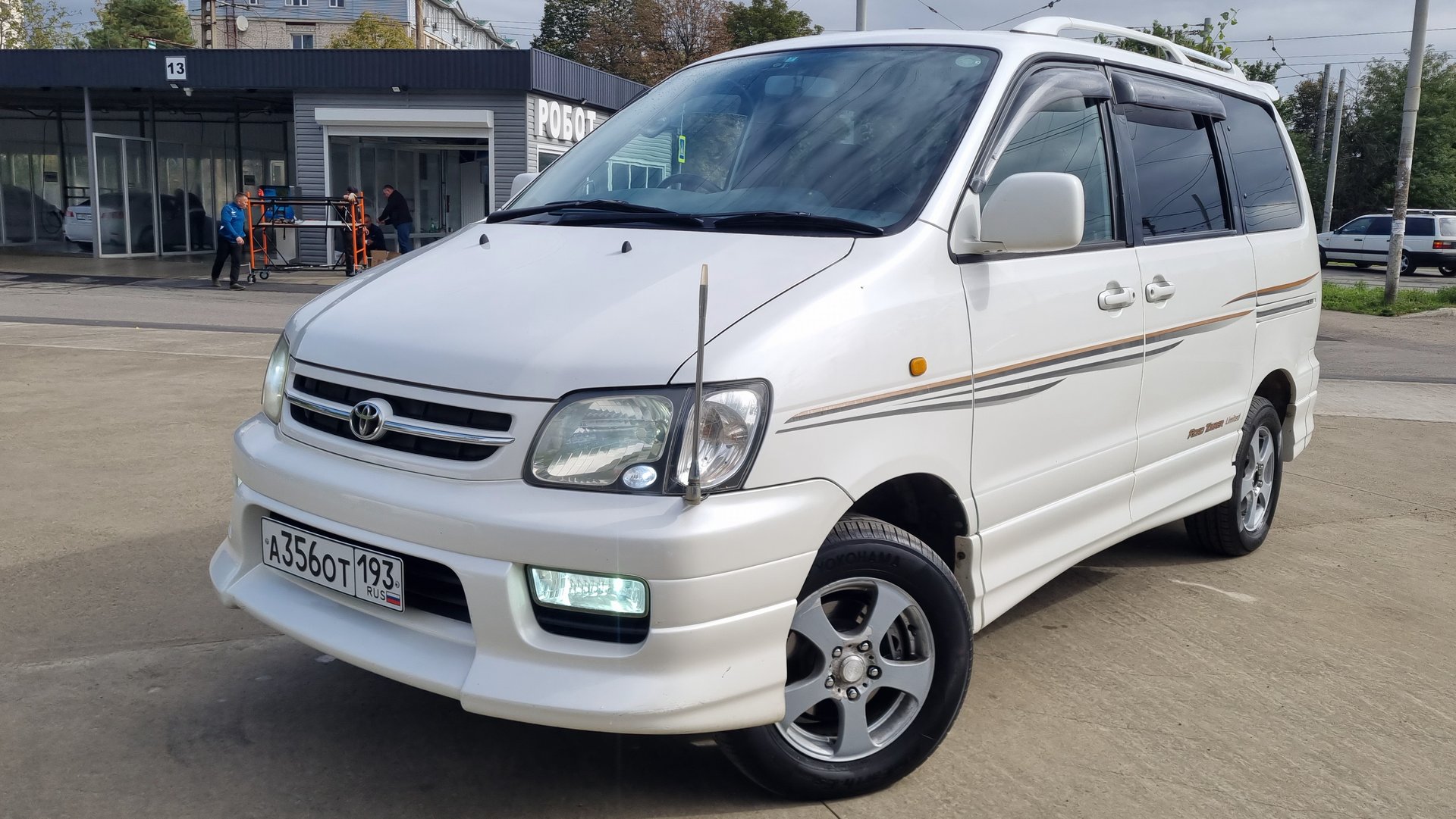 Toyota Town Ace Noah 2001г 2.0 АТ 4wd смотреть онлайн