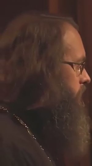 Священник Валерий Духанин: Красная нить на запястье