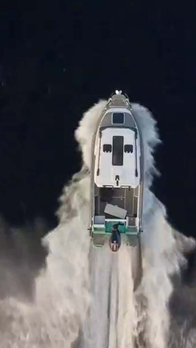 Волну ломает, траекторию — нет!!! Discovery 650 в наличии!!! смотреть онлайн