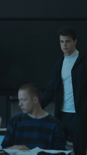 Смутил учительницу 🫠 смотреть онлайн