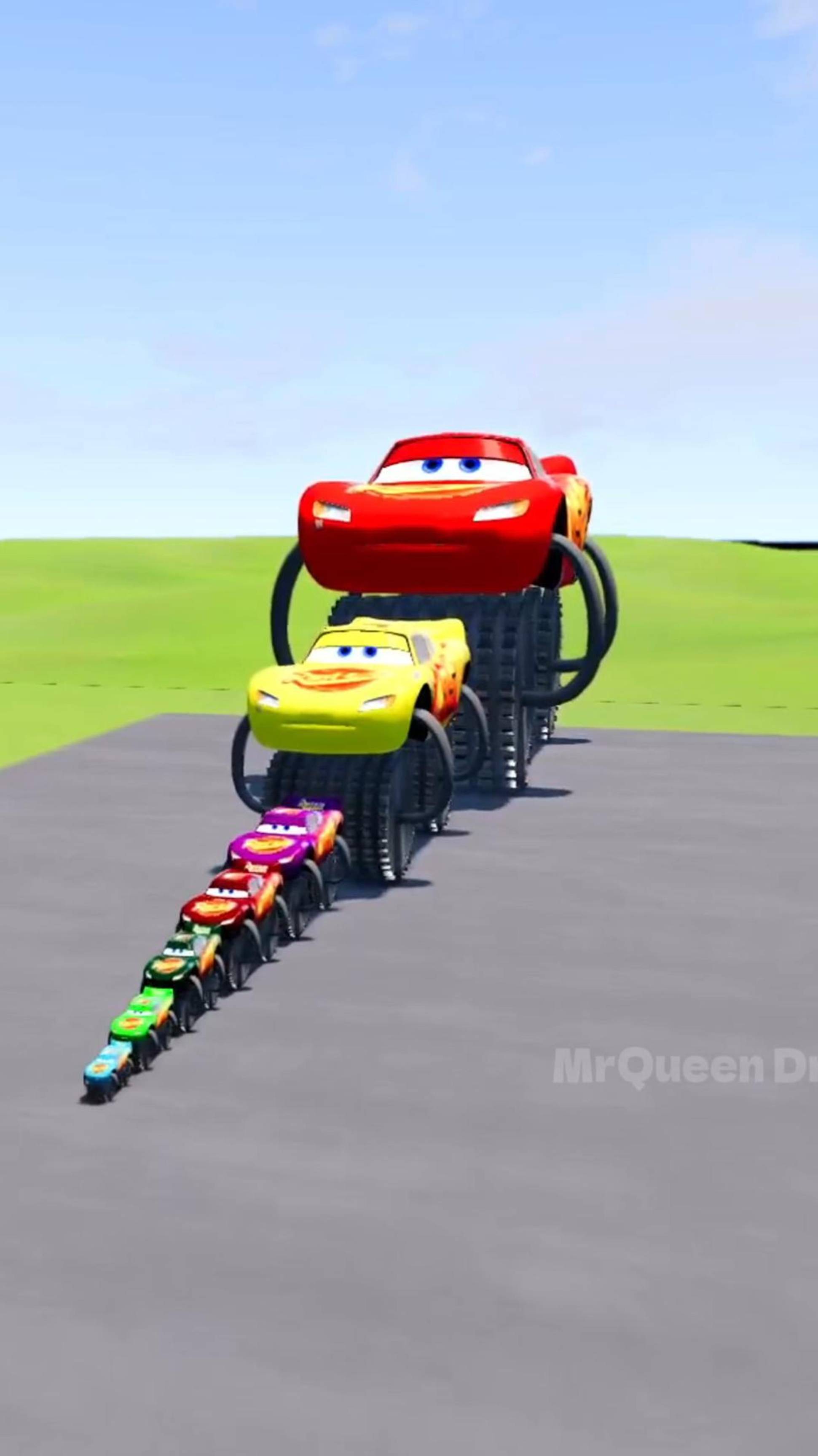 Big & Small McQueen Double Saw VS Train | BeamNG.drive смотреть онлайн