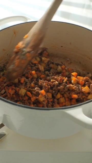 Густой чечевичный суп с фаршем и баклажанами 🥰 смотреть онлайн