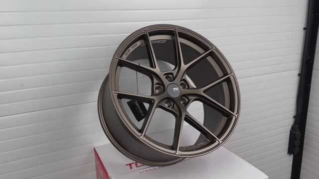 Topwheels LX01 19 9.5J вес 9,4kg Satin Bronze смотреть онлайн