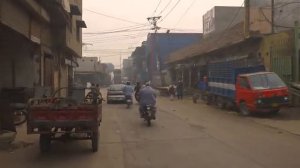 Прогулка по одному из индустриальных районов Пакистана