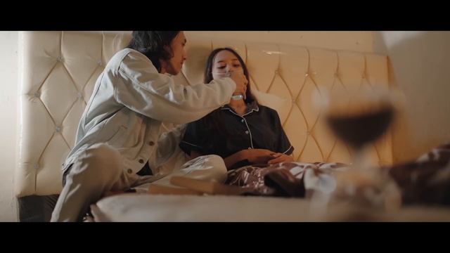 Mark Dann feat. Giovanni Ricci - Let me die (Official Music Video) смотреть онлайн