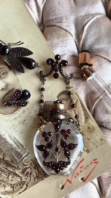 Антикварные гранаты