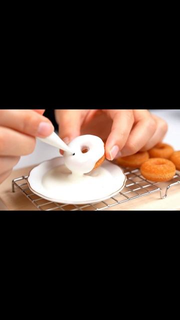 Готовлю Мини-Пончики "Паутина" для кота 🍩 | Tiny Halloween Donuts #shorts #tinykitchen #asmr