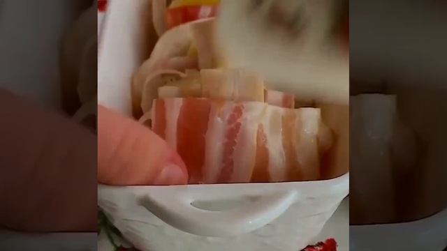 Запеканка картофельная с  копченой грудинкой и  шампиньонами