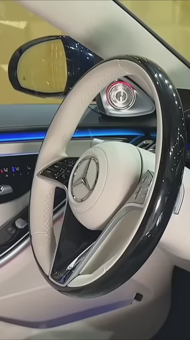 Салон Mercedes Benz S680 смотреть онлайн