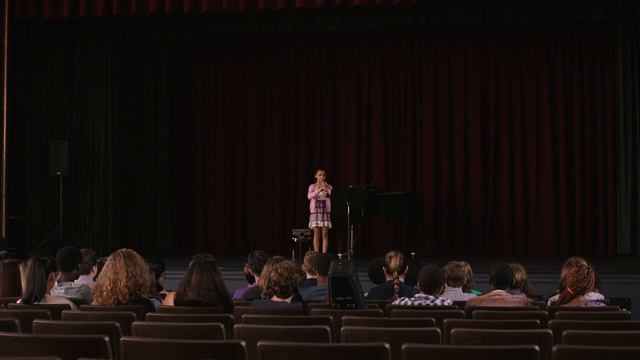 Сериал "Моцарт в джунглях", 4.02 (AlexFilm) смотреть онлайн