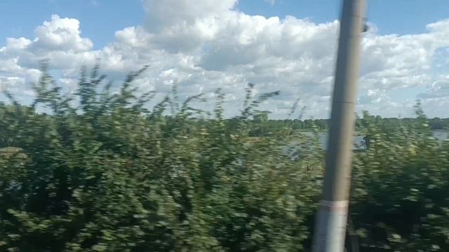 *Она сидела у окна*.Возвращение домой не бывает долгим.Всегда у окна. А за окном....... смотреть онлайн