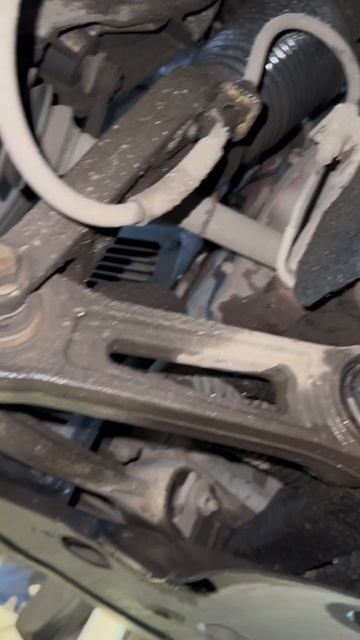 Диагностика подвески Tesla Model S P85D ремонт Тесла СПб 220380.com СвятПроЭлектро