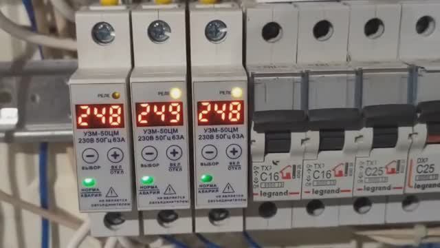 Защита ввода в дом и газового котла по напряжению с помощью УЗМ-50ЦМ и ИБП про 1000.
