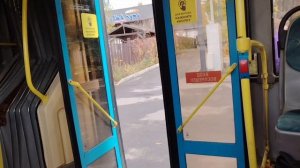 Сломанные двери в автобусе
