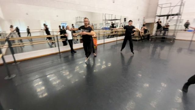 14-10-2025 АДАЖИО И 3 ПРЫЖКА-МАЛЬЧИКИ смотреть онлайн