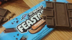 Пробую шоколад от Мистера Биста (Feastables)