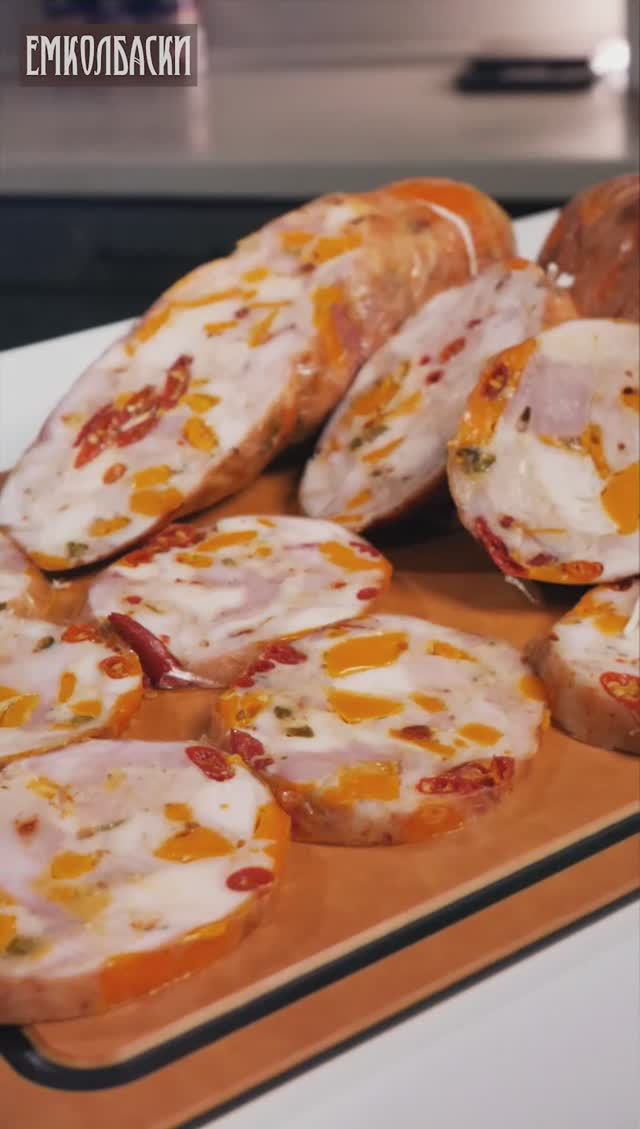 Куриный рулет-ветчина с сыром Чеддер и острым перцем смотреть онлайн