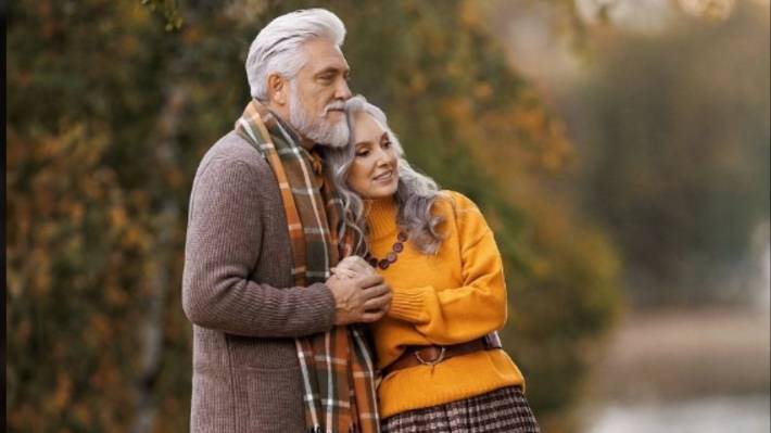 День Бабушек и Дедушек! Красивое поздравление для Вас! С праздником смотреть онлайн