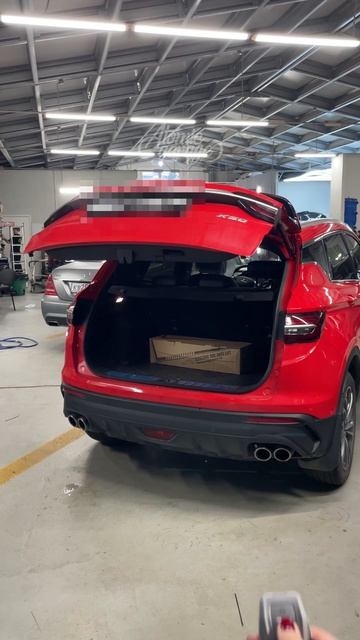 Geely Belgee X50. Установка сервопривода багажника смотреть онлайн