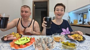 Мукбанг Счастливые и НЕСЧАСТНЫЕ семьи! Что творится за ЗАКРЫТЫМИ дверьми?! Семейный ужин в России