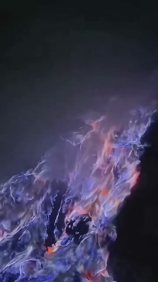 Голубое пламя вулкана Иджен