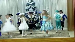 27.12.16 - Димочка - Новогодний утренник в д.с.№17 Дискотека - логопедические группы №4 и №8